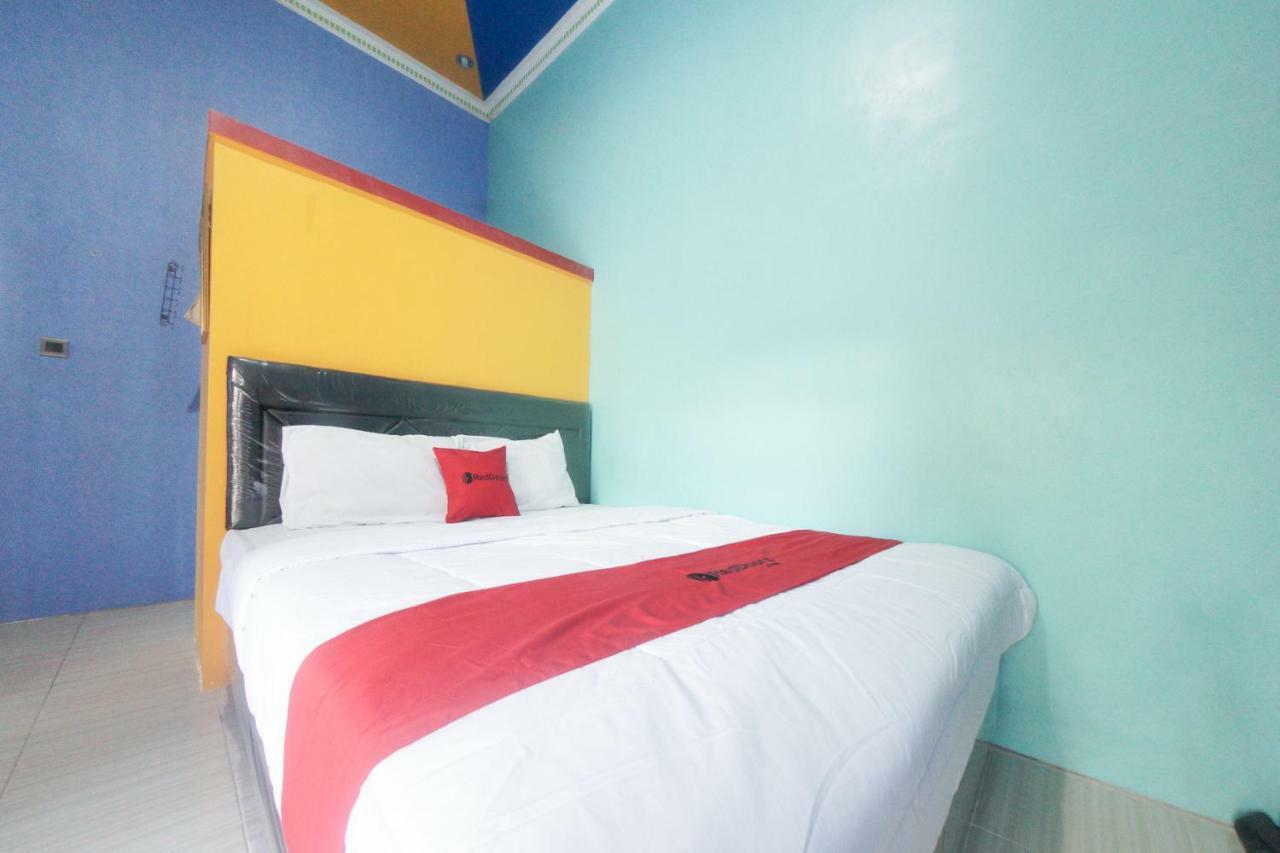 Reddoorz Syariah Near Mall Roxy Banyuwangi 2 Exteriér fotografie